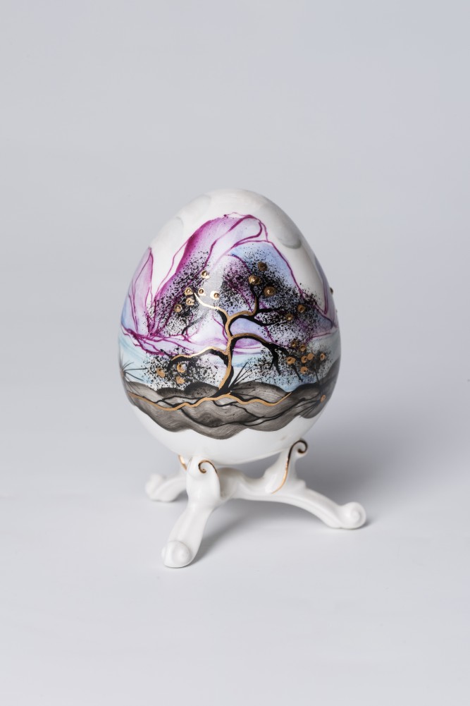 Porcelain eggs