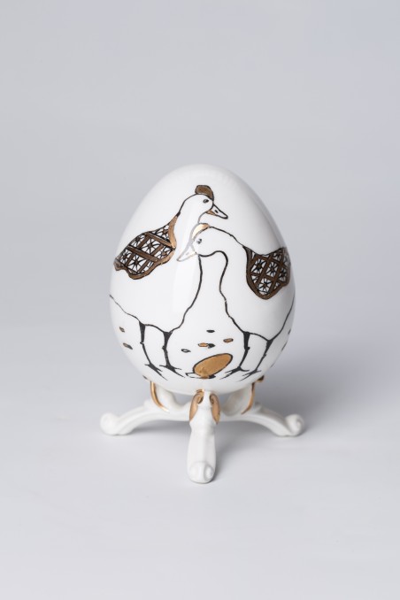 Porcelain eggs
