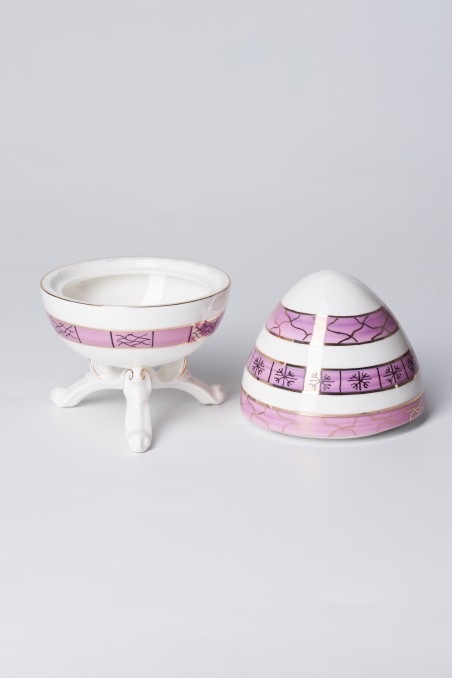 Porcelain eggs