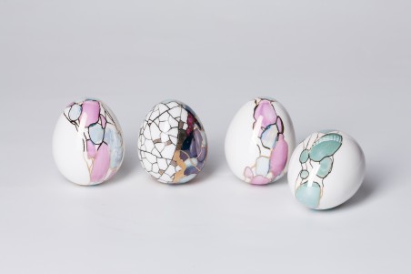 Porcelain eggs