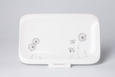 Porcelain plates