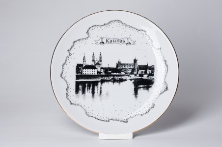 Porcelain plates