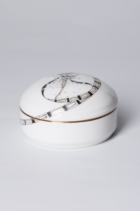 Decorative porcelain boxes with lids